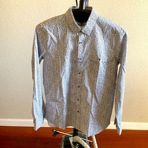 Express 100% Fine Cotton Floral Fitted Shirt with Extra Design Details. Medium